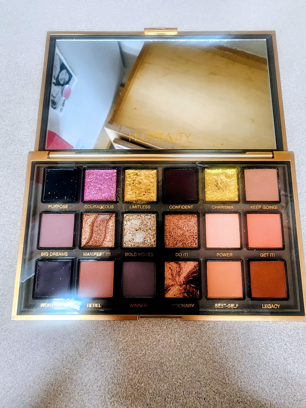 Huda Beauty Empowered Eyeshadow Palette - Warm Neutrals & Gold - Picture 6 of 6